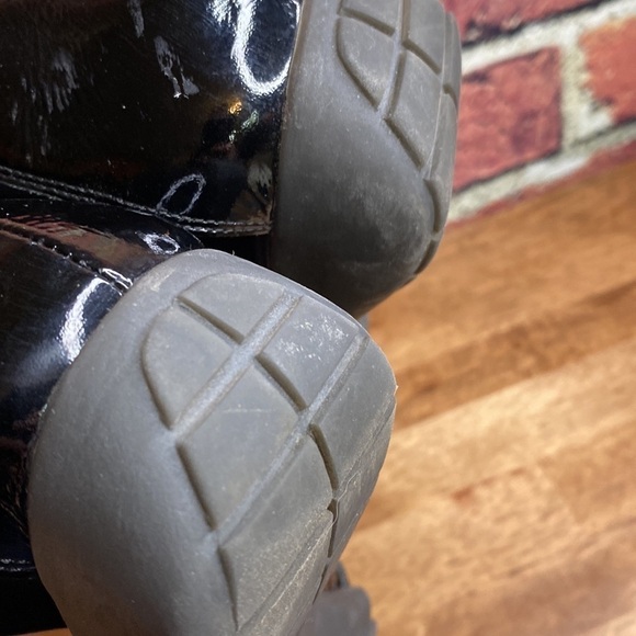 The Flexx Band Together Black Gladiator Strap Patent Leather Sandals Sz 7.5 - Picture 14 of 17